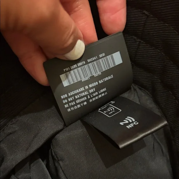 Miu Miu Classic Black Hat - Picture 3 of 3